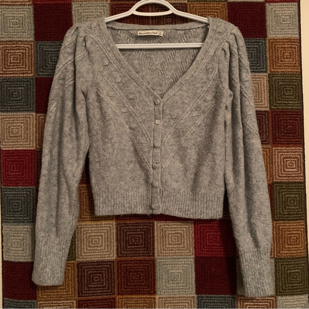 Abercrombie & Fitch Gray V-Neck cardigan